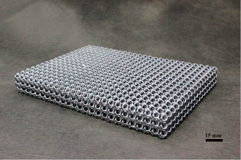 The SiSiC lattice was fabricated with 3D printing combine replica method by using silicon carbide materials.
